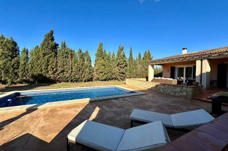 Stylish 4-Bedrooms Villa Retreat in Mallorca's Peaceful Countryside