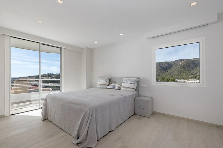 Exquisite 4-bedroom sea-view apartment, San Agustin
