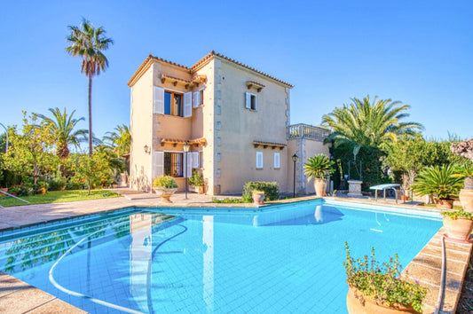 Spacious villa with pool and garden in Santa Ponça