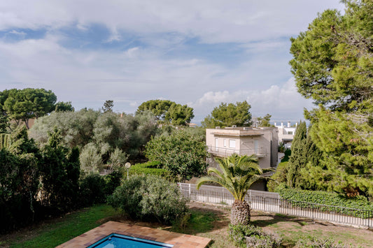Renovation opportunity: substantial house in an enviable position near Palma