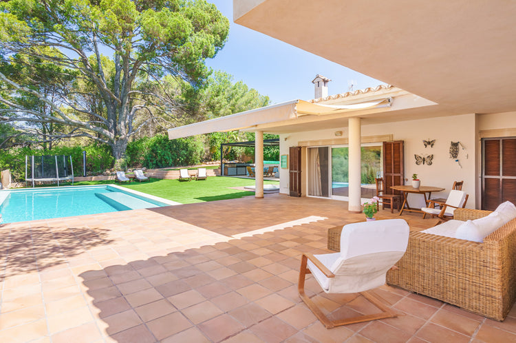 An impressive property overlooking golf courses in Son Vida